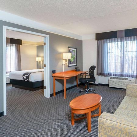 La Quinta By Wyndham Pueblo Hotell Exteriör bild