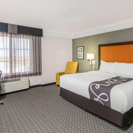 La Quinta By Wyndham Pueblo Hotell Exteriör bild