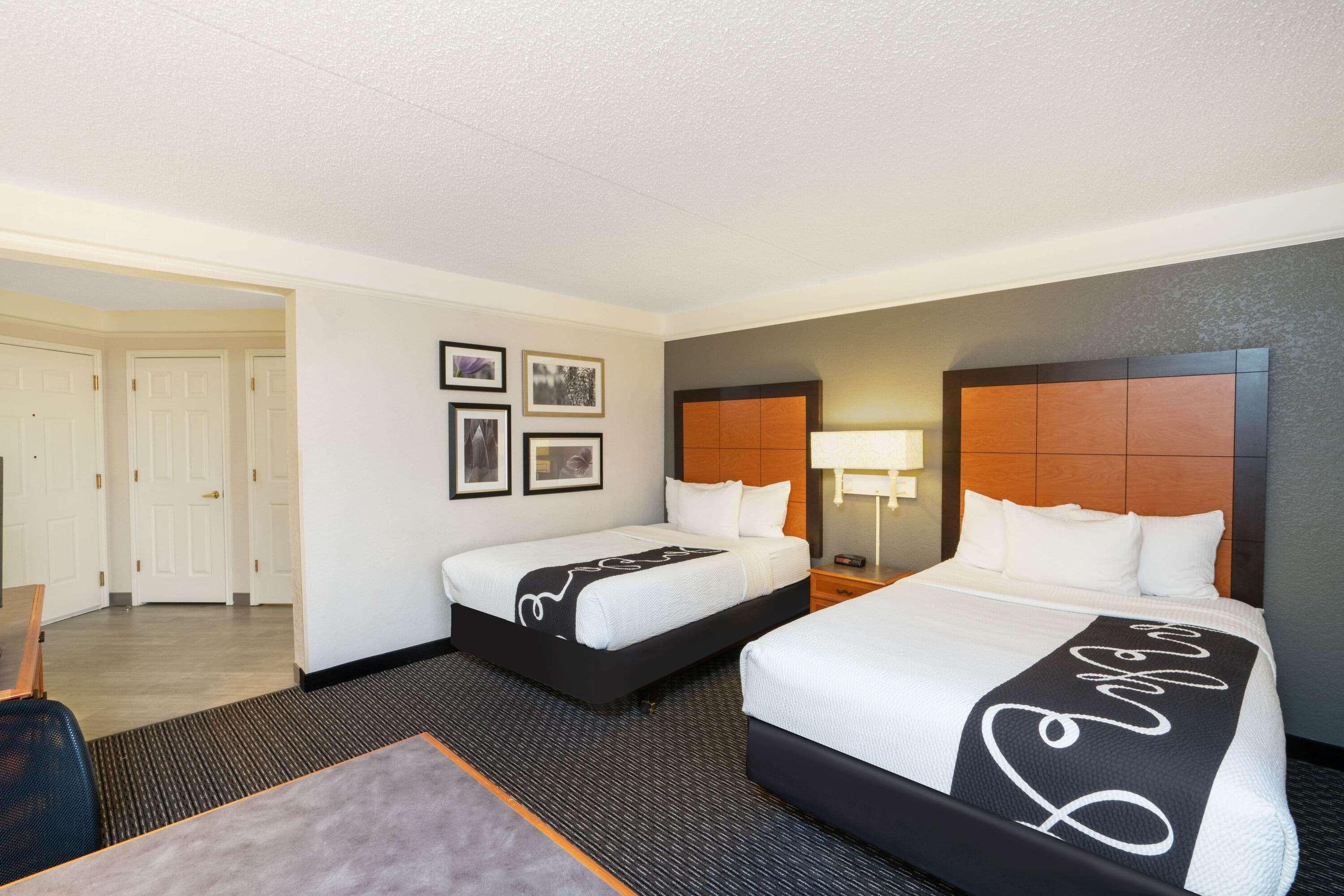 La Quinta By Wyndham Pueblo Hotell Exteriör bild