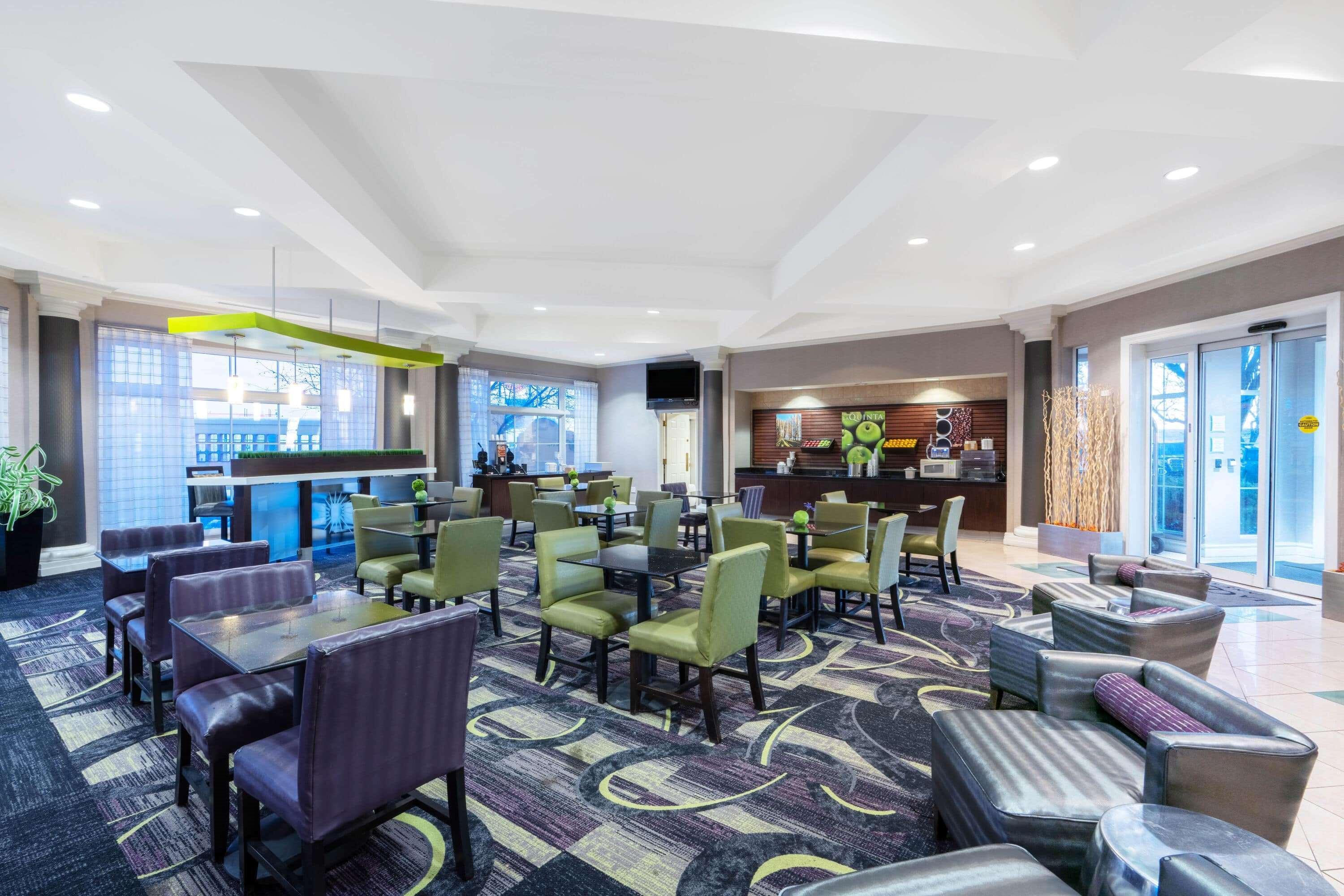 La Quinta By Wyndham Pueblo Hotell Exteriör bild