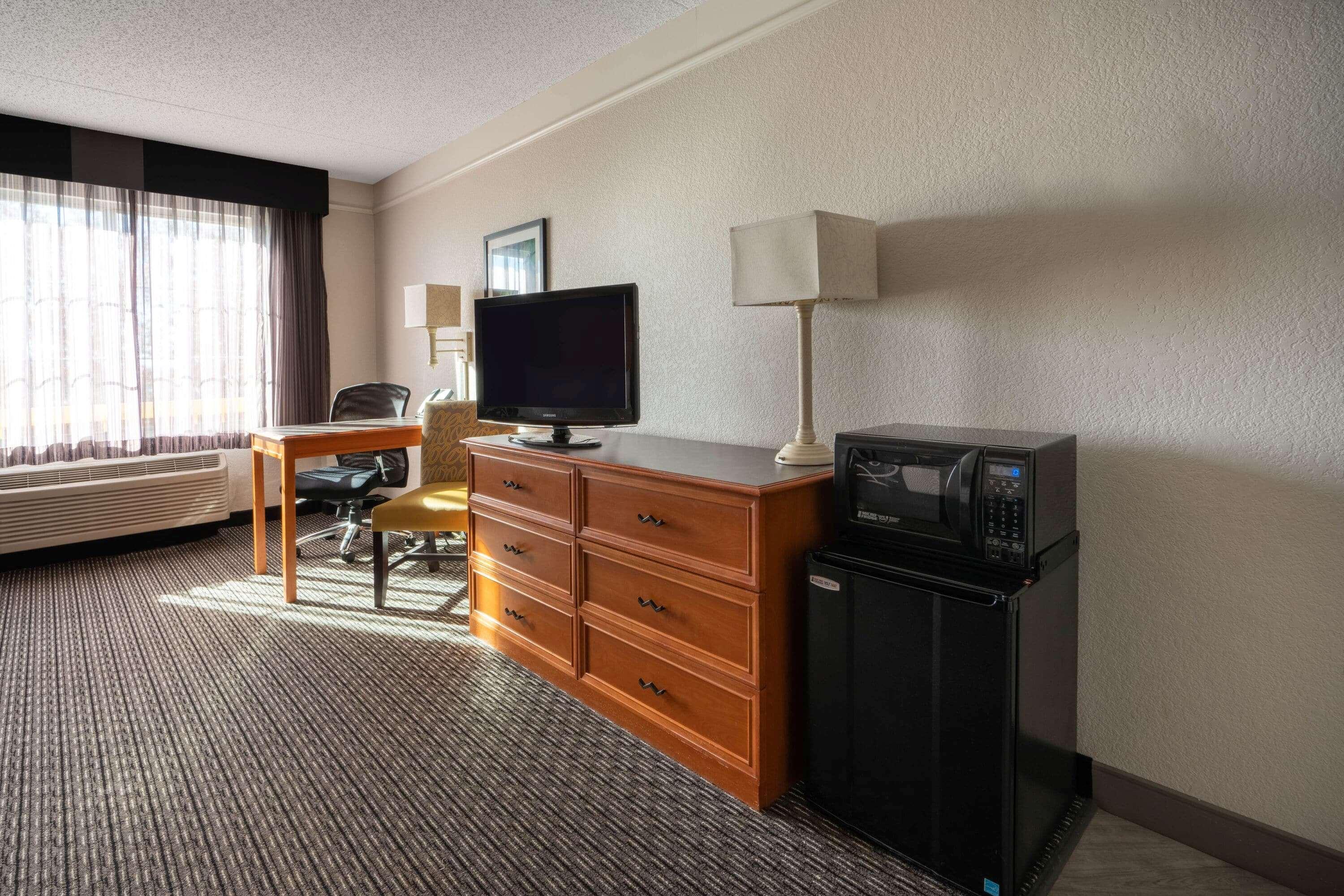 La Quinta By Wyndham Pueblo Hotell Exteriör bild