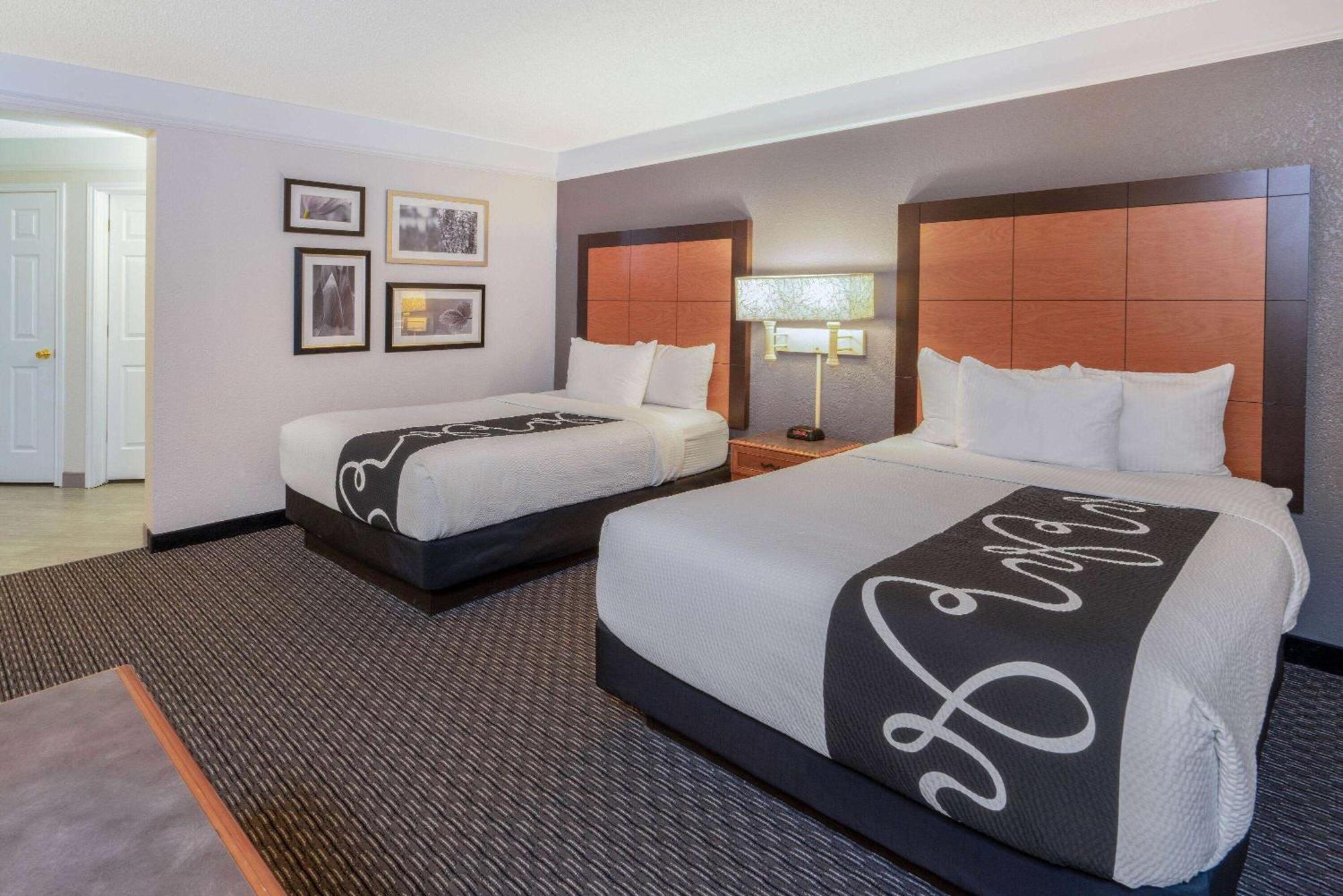 La Quinta By Wyndham Pueblo Hotell Exteriör bild