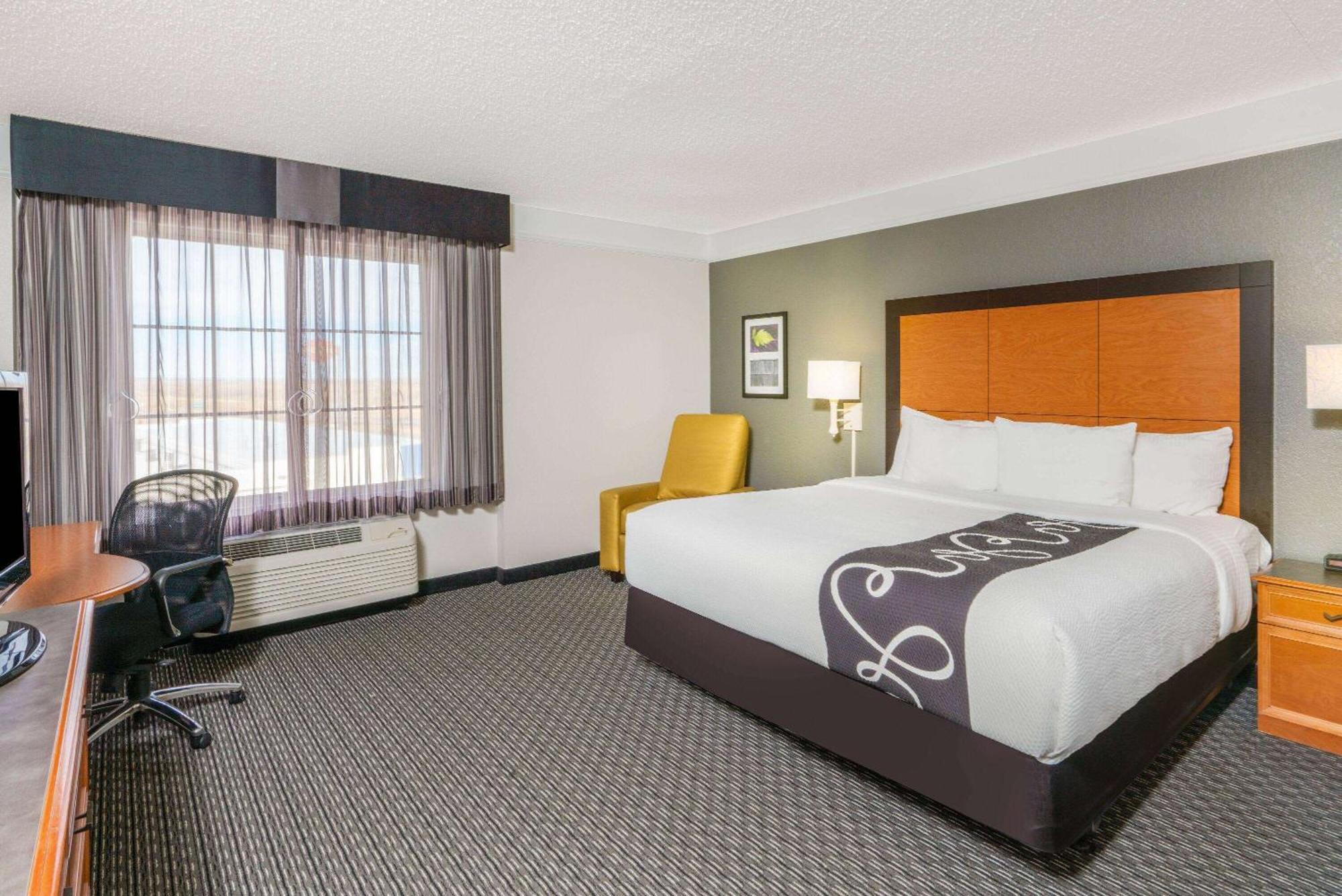 La Quinta By Wyndham Pueblo Hotell Exteriör bild